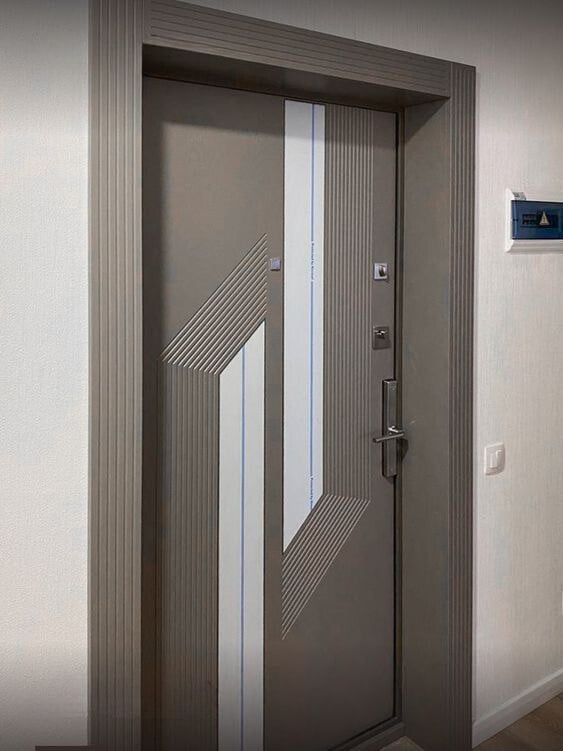 Modern Geometric HDHMR Louvred Door with Deco Paint Modern Geometric HDHMR Louvred Door with Deco Paint